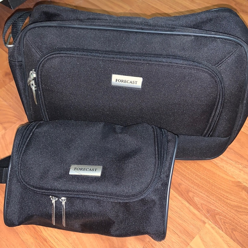 NWT Two Piece Forecast Tote Bag and Toiletry Bag Set